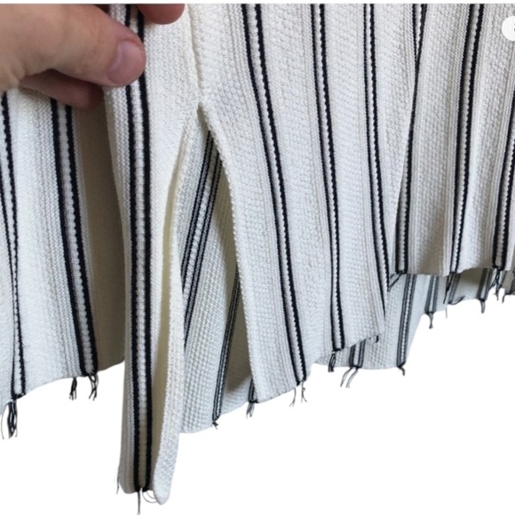 Theory luxe knit stripe v sweater- missing size tag please see measurements - Picture 5 of 9